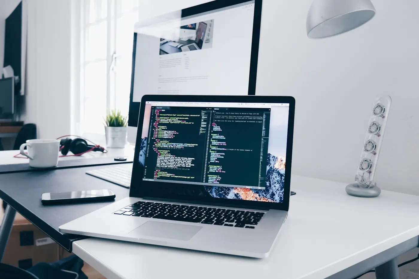 Rustig bureau, gefocust aan het werk